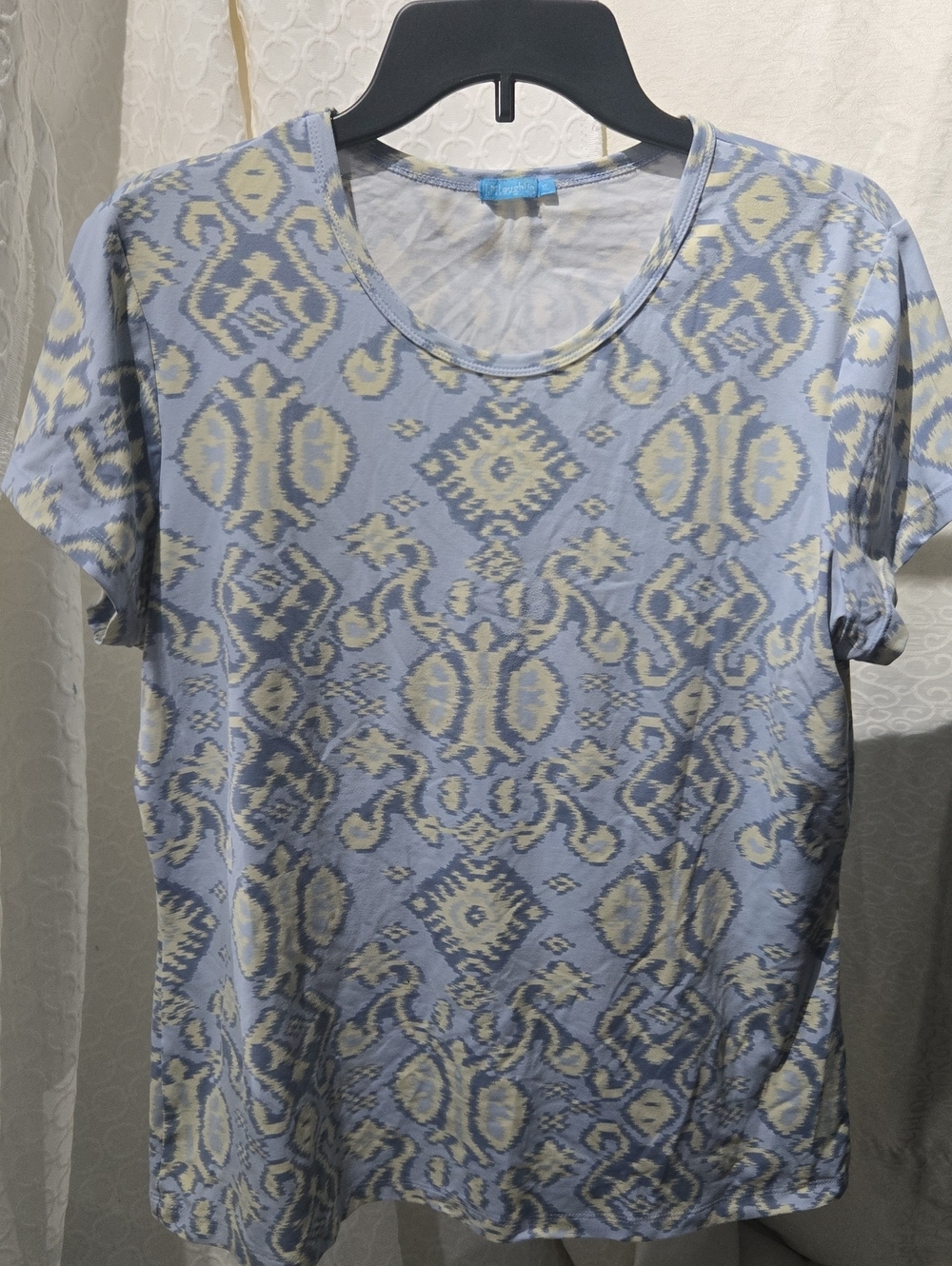 Women's Light Blue & Cream Short Sleeve Tee - Casual Ikat Print